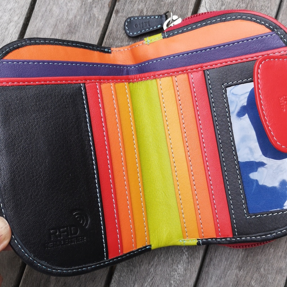Women's Black and Red Leather Wallet - Picture 4 of 12